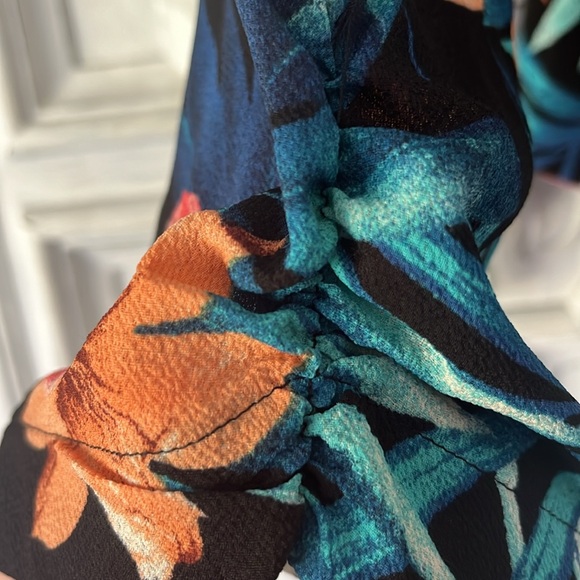 5 for $25! Iris Tropical Draped Front Crepe Cropped Blazer Size XL - Picture 4 of 8